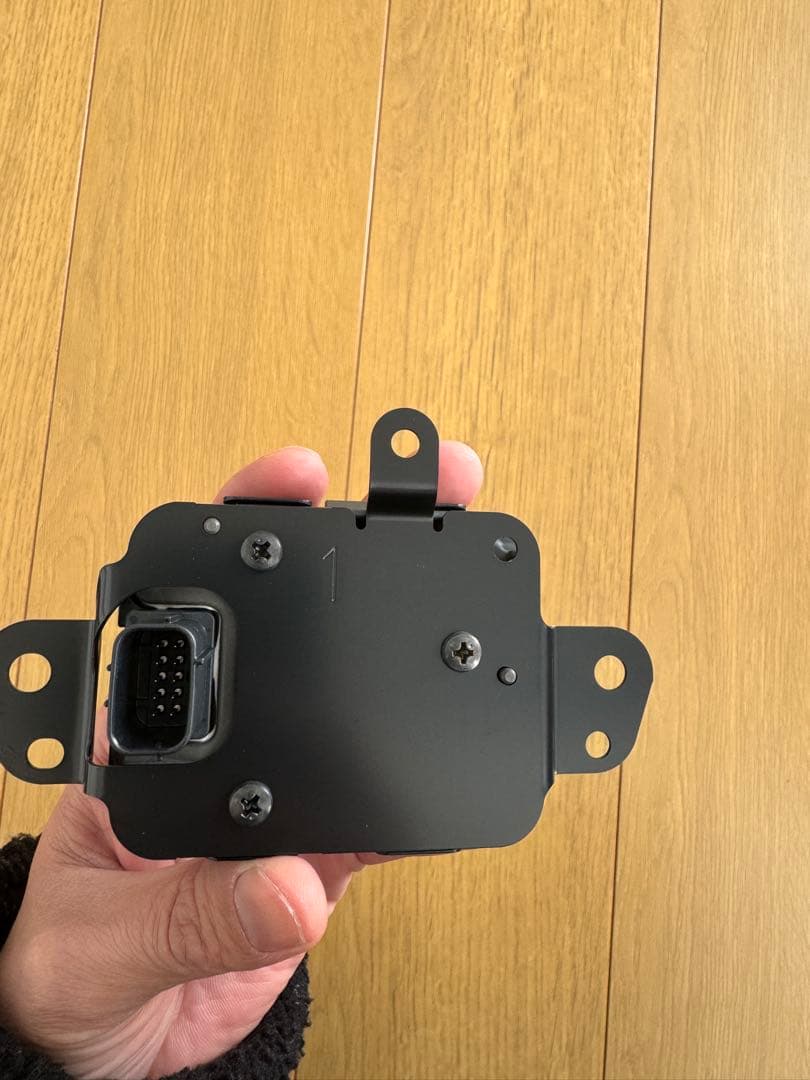 ハリアー80系　ミリ波レーダーセンサ