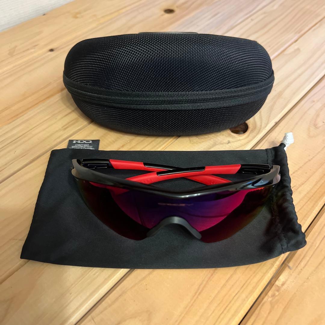【ピース】Oakley スポーツサングラス レッド/ブラック