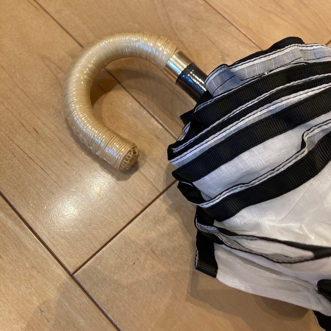 ビューランス　フリルたっぷり　サマーシールド日傘　ホワイト