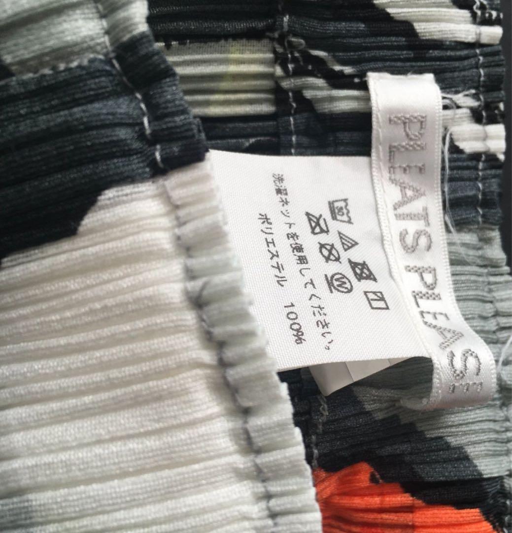 美品　PLEATS PLEASE（プリーツプリーズ）総柄　パンツ