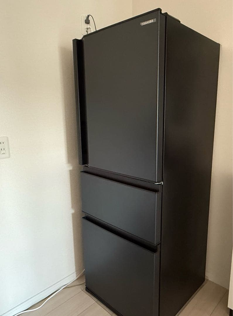 いちごチョコ　東芝 3ドア 冷凍冷蔵庫 GR-U33SC 2023年
