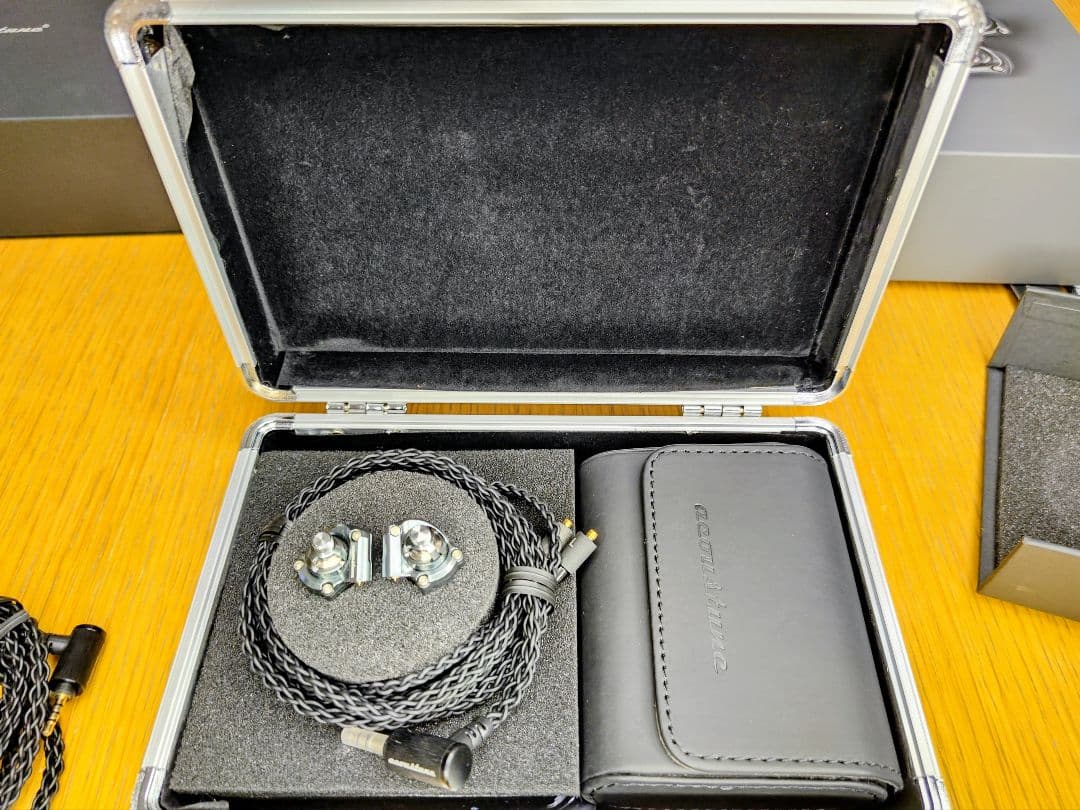 【おまけ付き・美品】Acoustune HS1697TI バランスケーブル付き