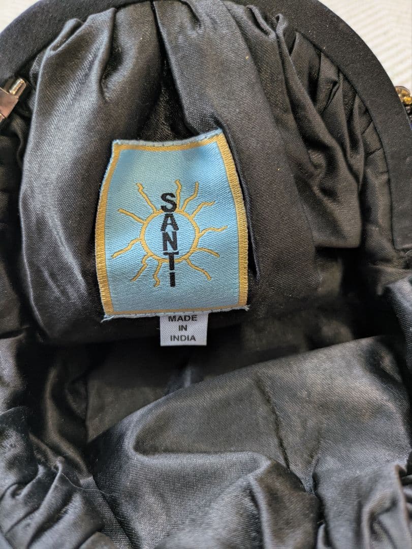 SANTI パーティーバッグ ビジュー付き　クラッチ　バッグ　美品　神崎恵