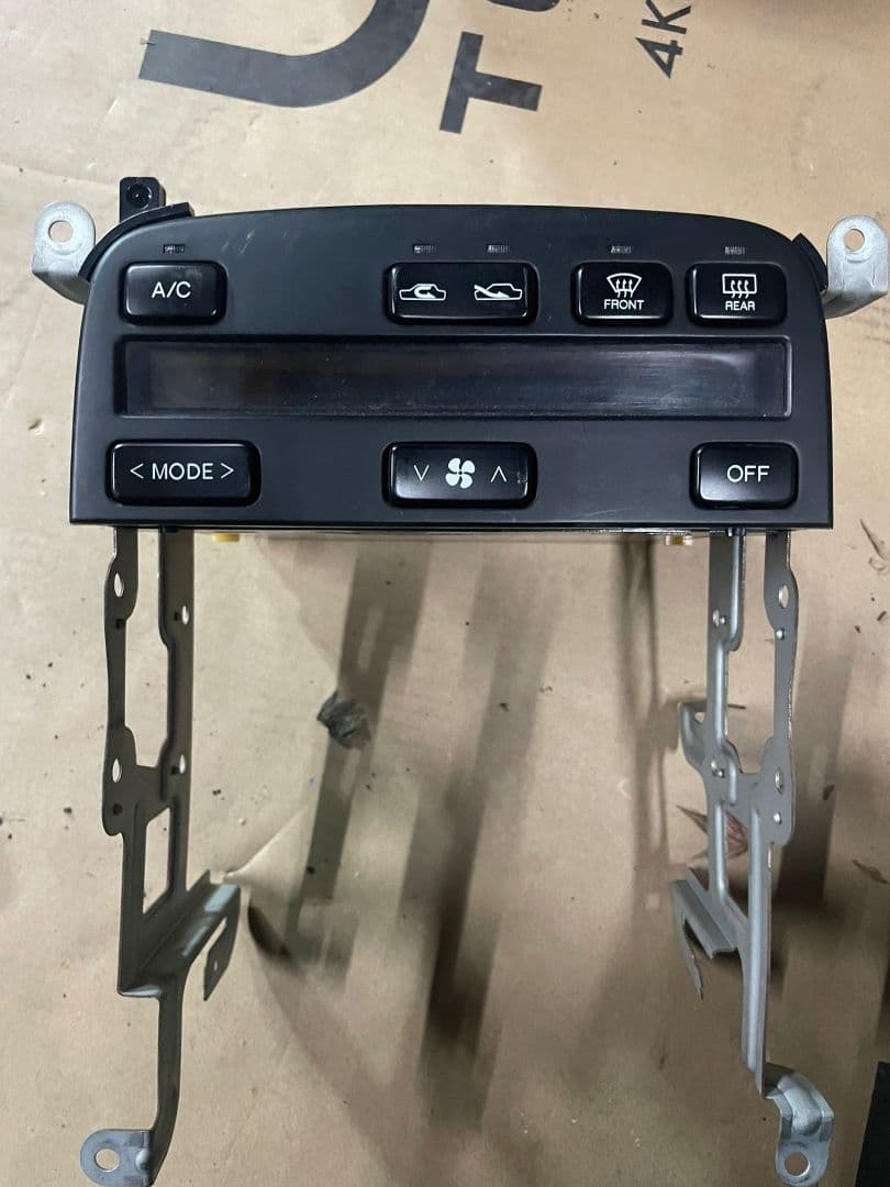 トヨタ ソアラ30 エアコンスイッチ