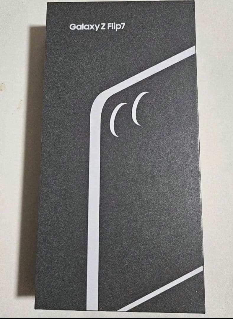 Galaxy Z Flip7 256GB SiMフリー 海外版 美品