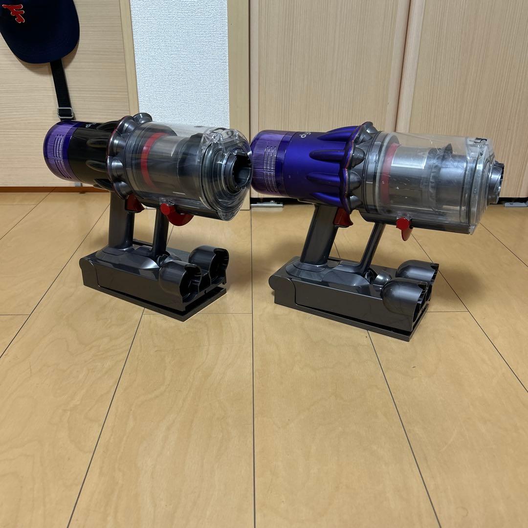 dyson ダイソン　sv18 本体のみ　2台セット　ジャンク扱い