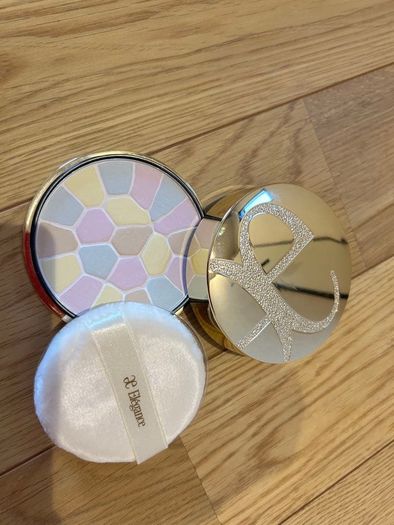 新品パフ付き　艶タイプ　エレガンス ラ プードル Ⅳ 大きいサイズ27g