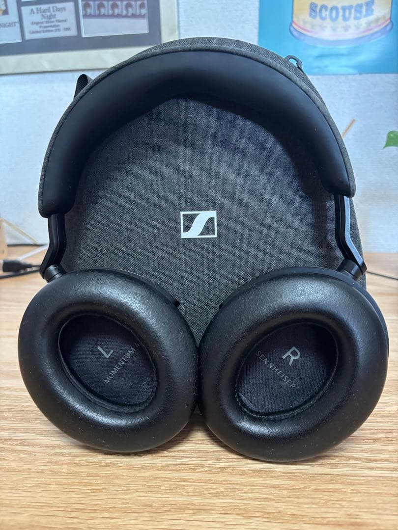 Sennheiser MOMENTUM4 ケース付き