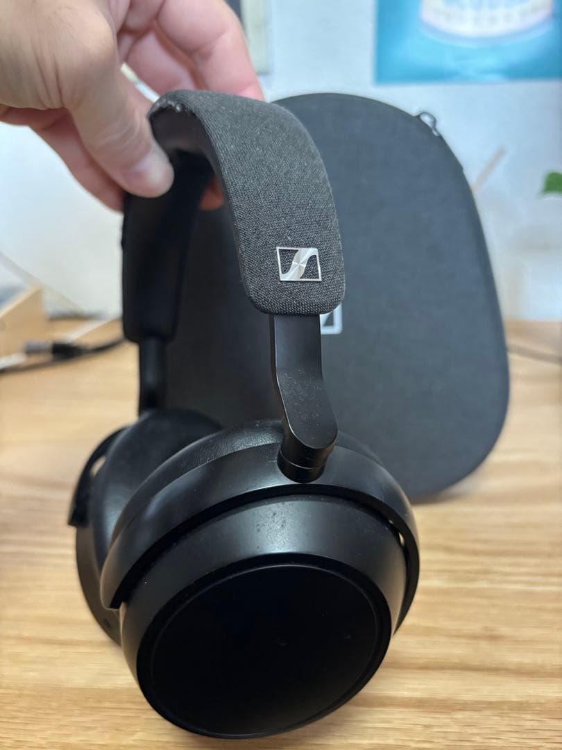 Sennheiser MOMENTUM4 ケース付き