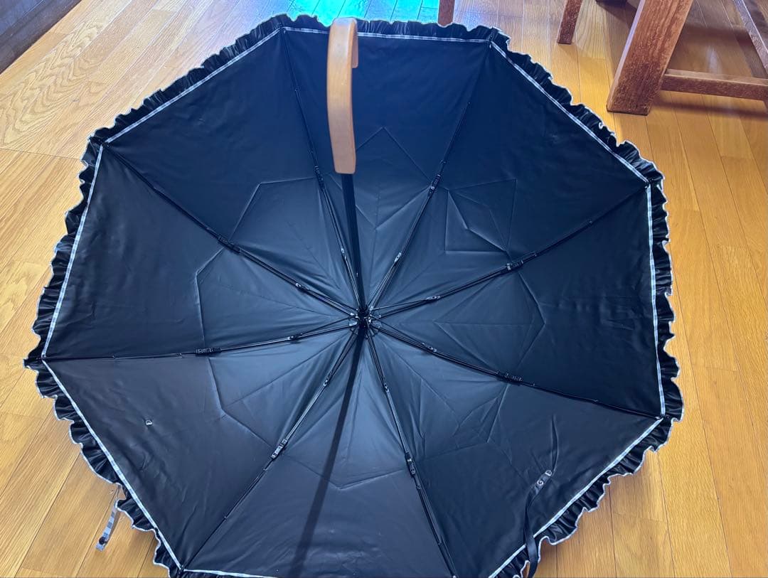 【美品】サンバリア100折りたたみ日傘/2段折/フリル/木曲がり手元