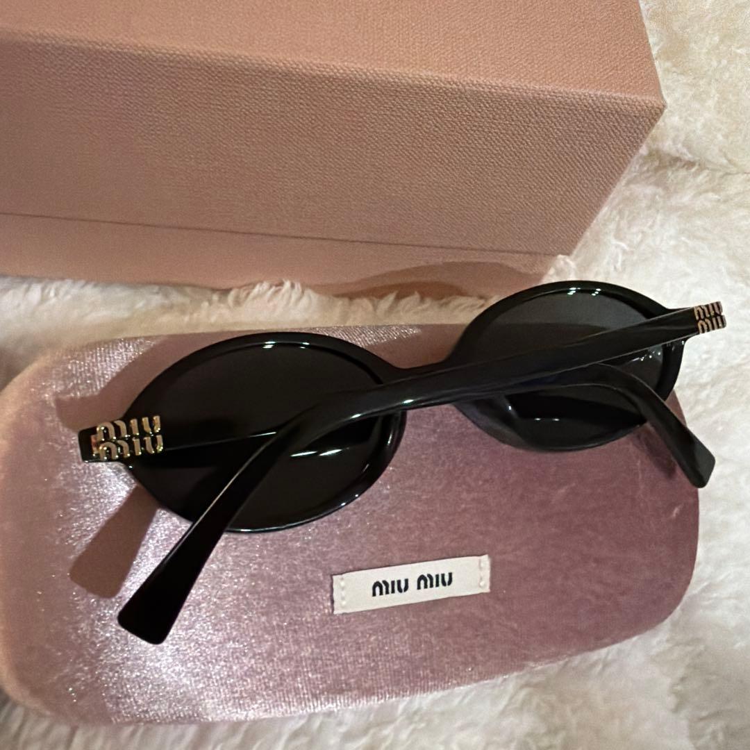 miu miu オーバル　ブラック サングラス