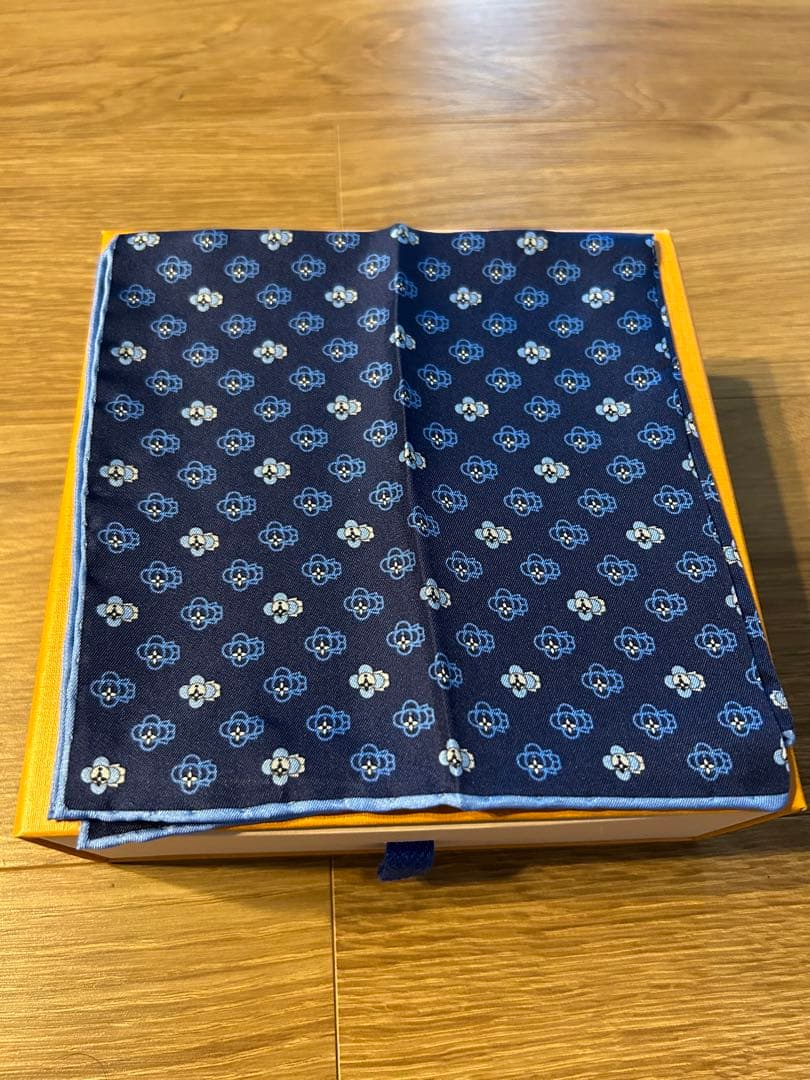 美品　LOUIS VUITTON ハンカチ スカーフ ブルー 箱有