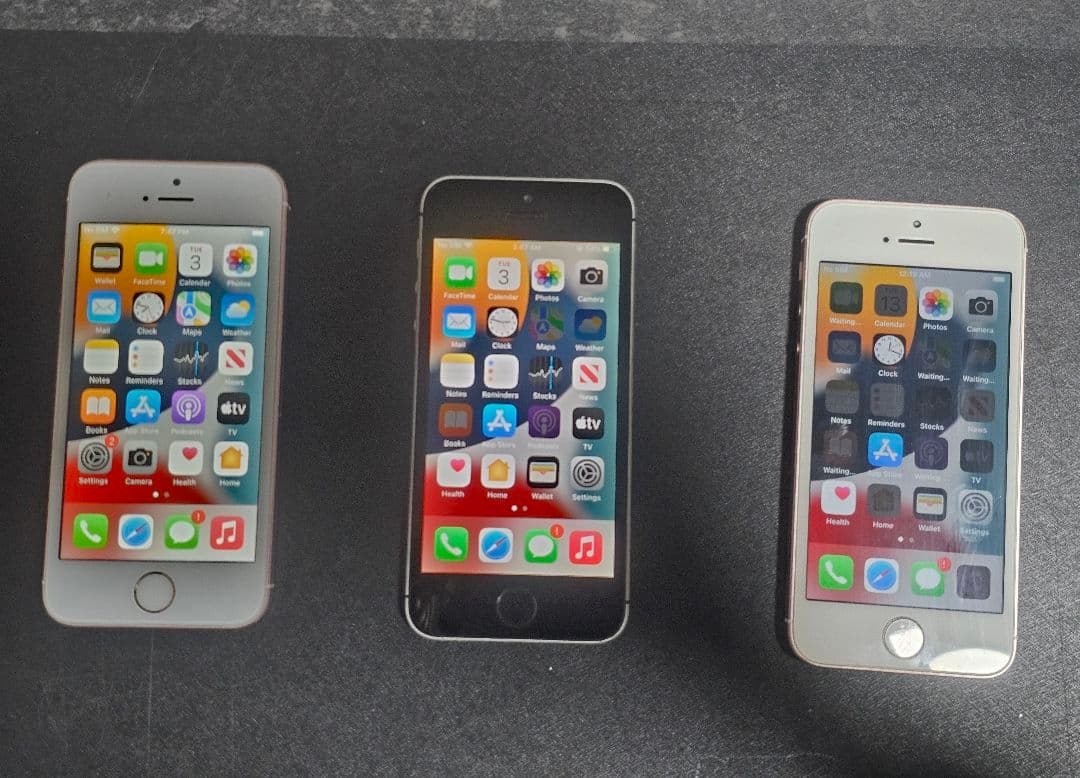 iPhone SE, 3台　(ジャンク)