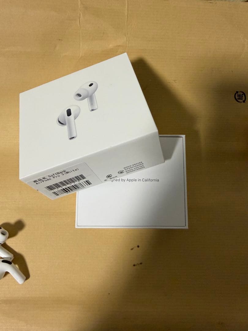 AirPods Pro 3 本体　右耳壊れてます