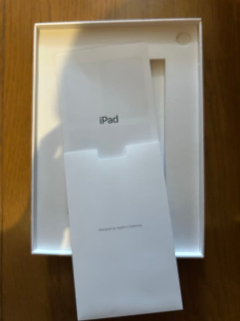 サイリュウ　外箱付きiPad (第10世代) 本体（付属品付き）ブルー