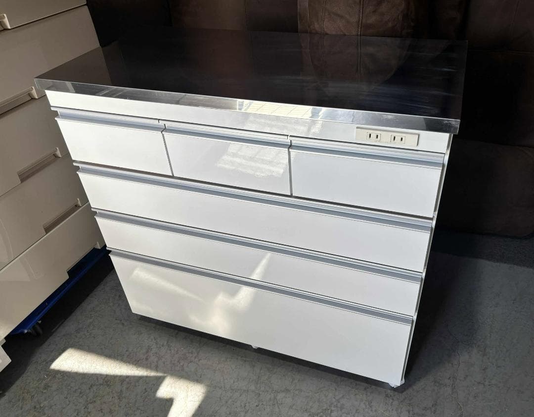 ステンレストップ昇光家具キッチンカウンター、コンセント・キャスター付 Used