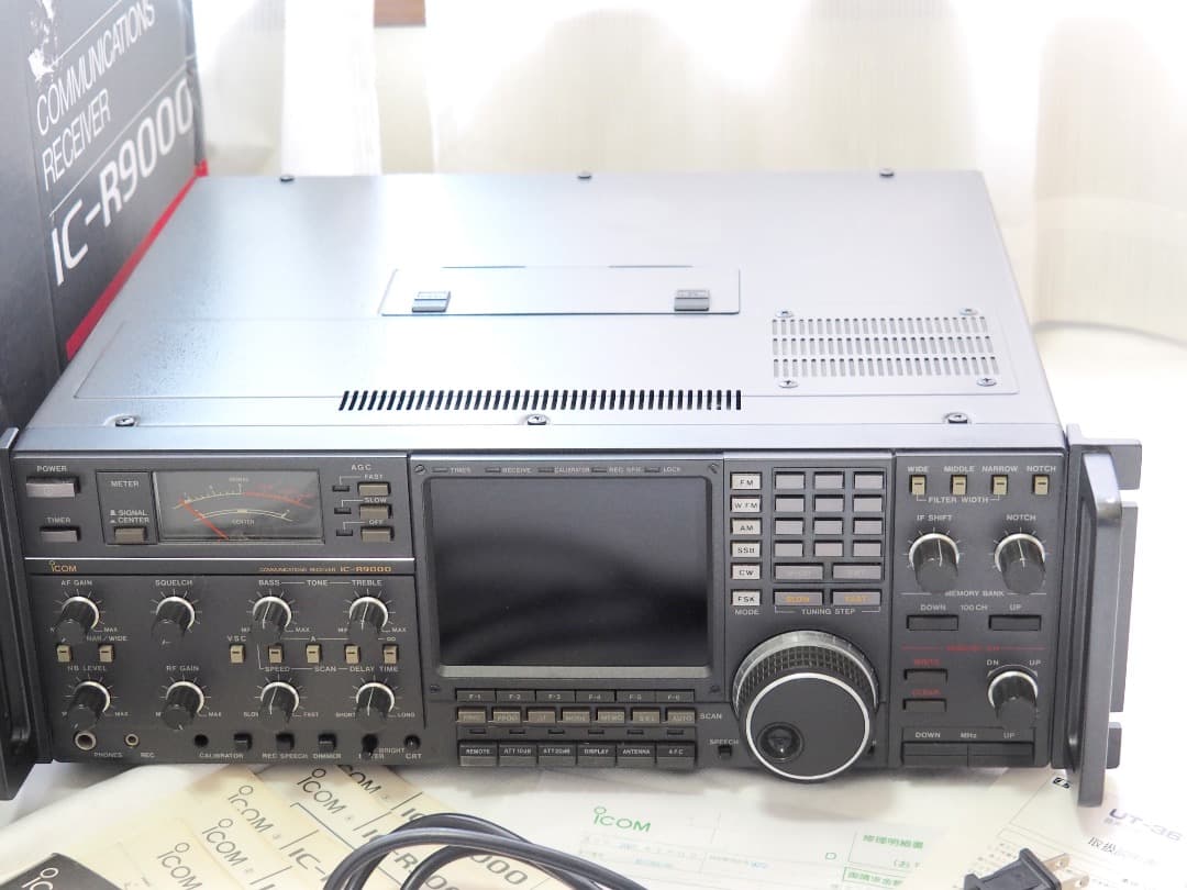 ■ICOMアイコム IC-R9000 LCD 広帯域受信機