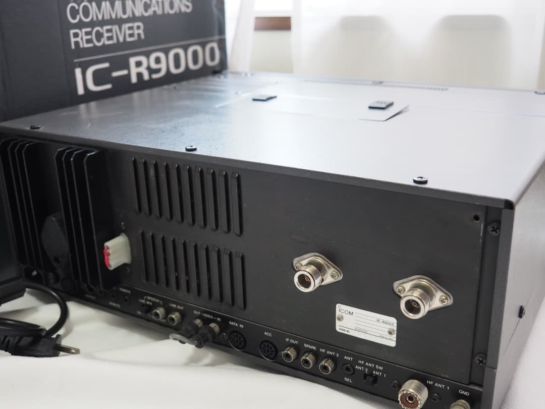 ■ICOMアイコム IC-R9000 LCD 広帯域受信機
