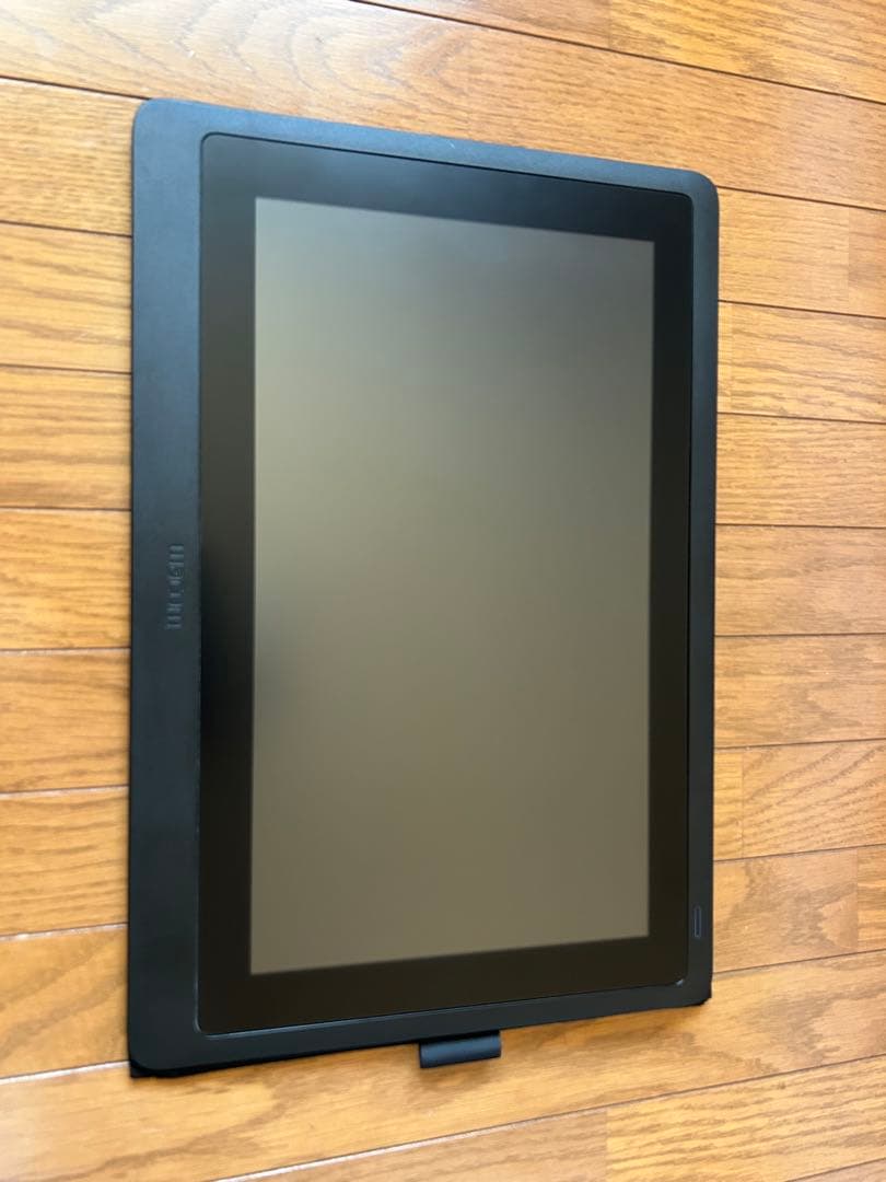Wacom Cintiq 16 DTK1660(スタンド・proペン付き)