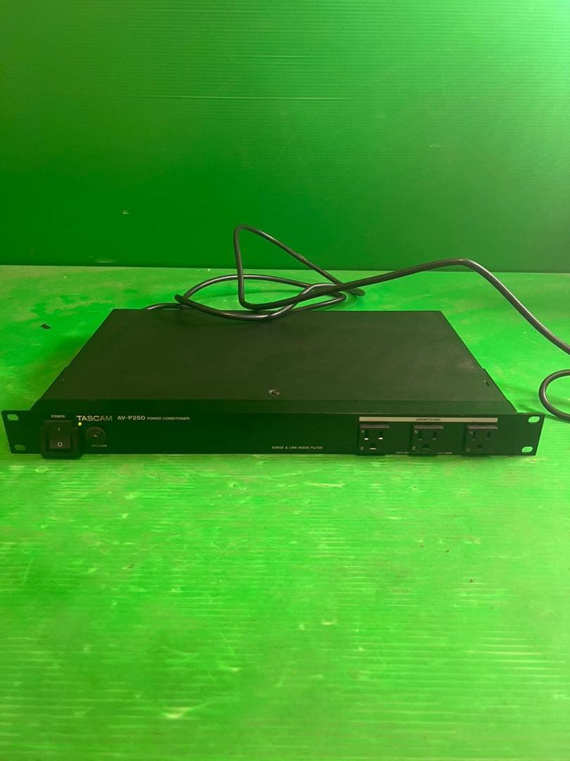 TASCAM AV-P250 パワーコンディショナー 電源制御ユニット