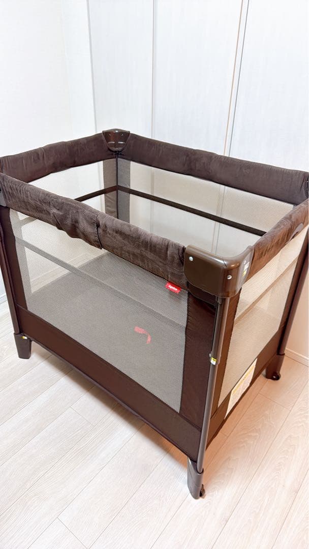 ちゅん　アップリカ　ココネルエアー　ベビーベッド　リッチブラウン