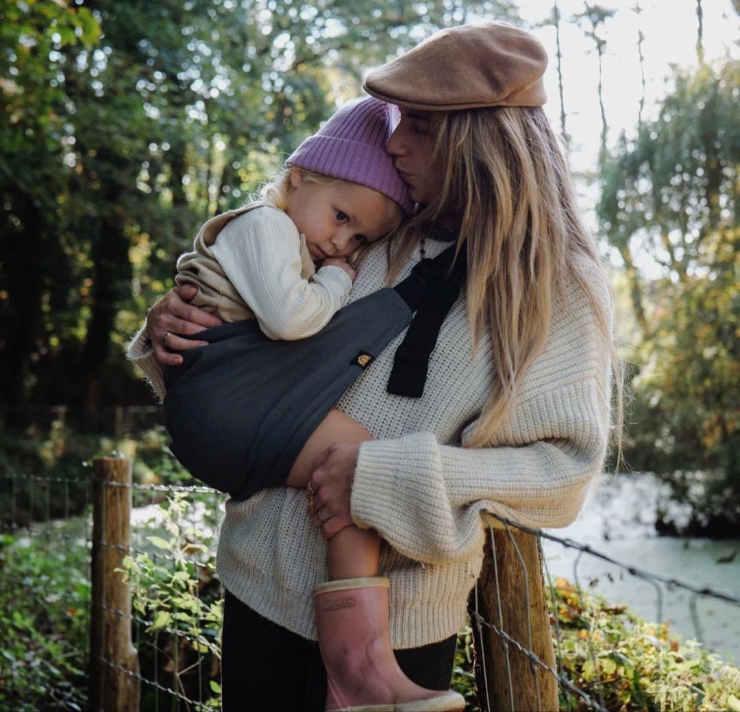 WILDRIDE 片肩式抱っこ紐 グレー/Iron