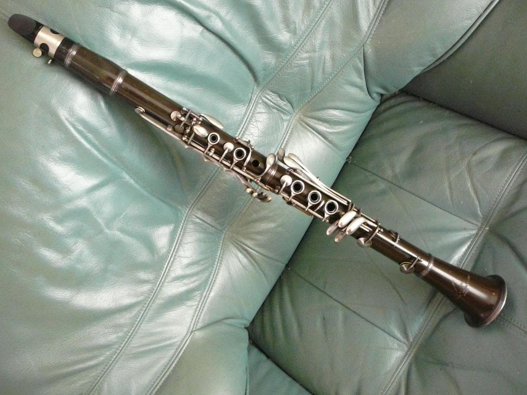 LARK 古い中国製 クラリネット　MP　バンドレン?