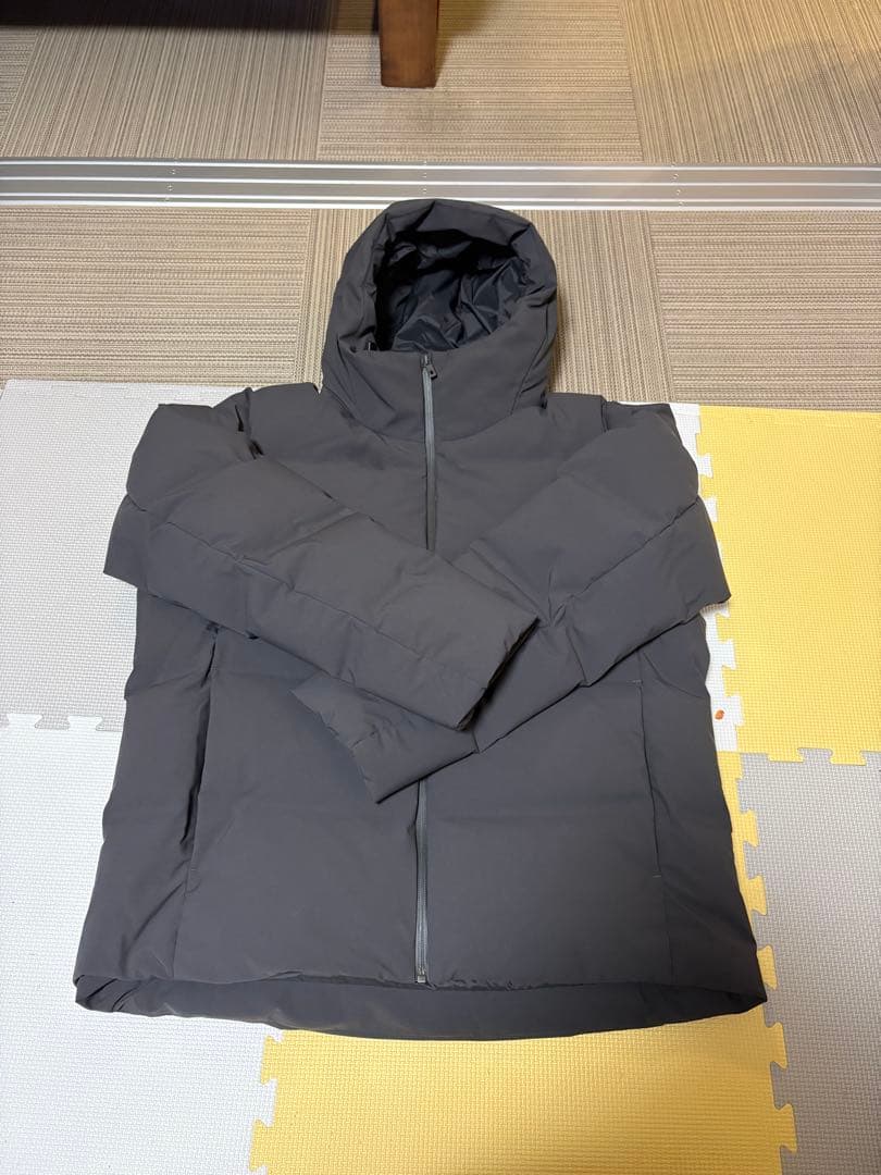UNIQLO 2025年末 シームレスダウンパーカー　XLサイズ　ダークグレー