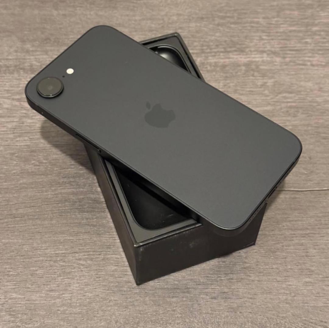 新品同様　iPhone 16e｜128GB｜SIMフリー　送料無料【100％】