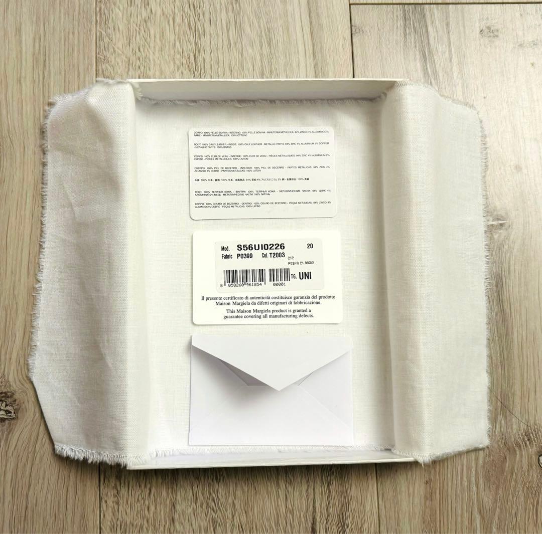 メゾンマルジェラ　Maison Margiera スマホショルダー