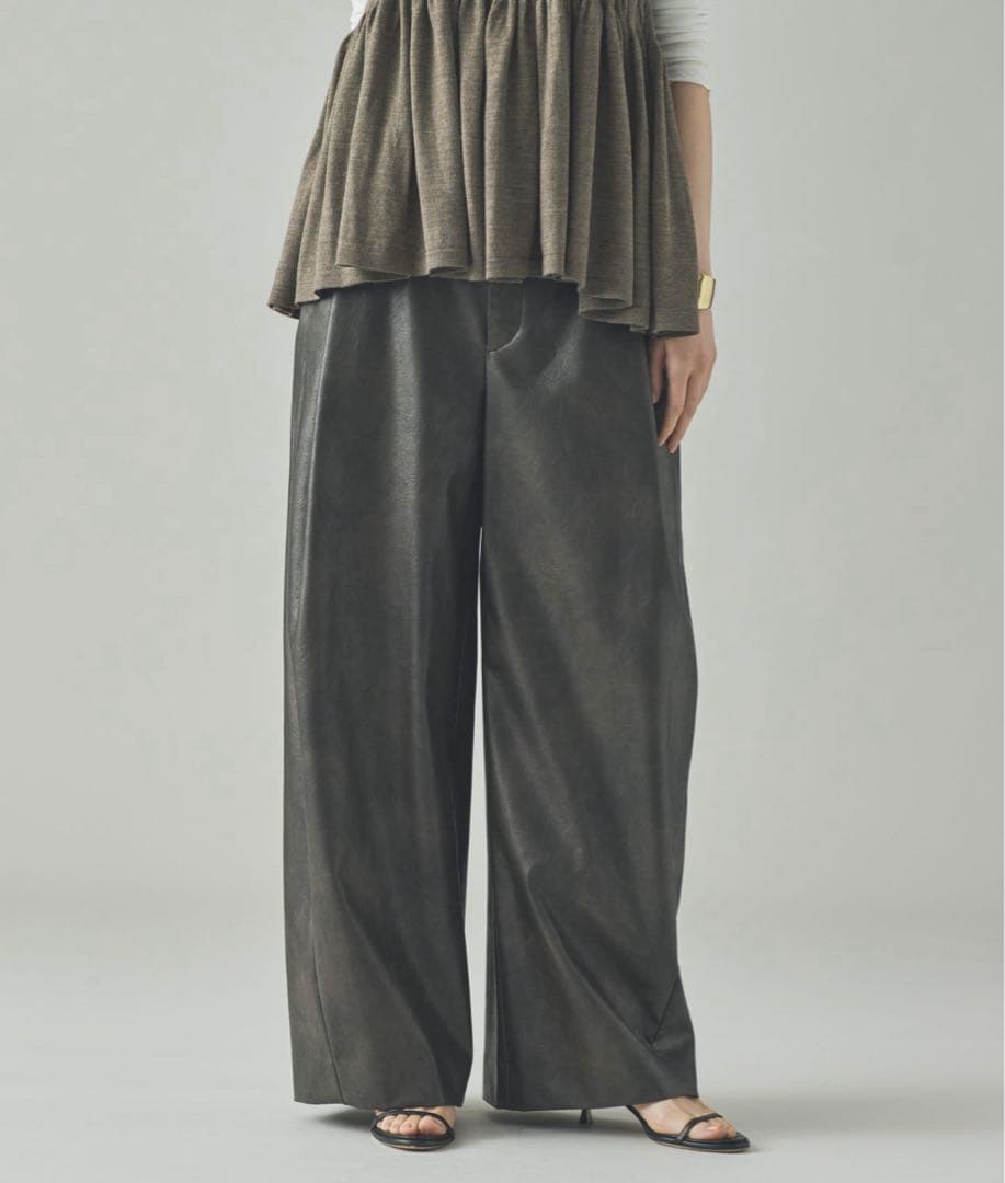 【新品・完売品】カレンソロジー/ヴィンテージフェイクレザーパンツ 36