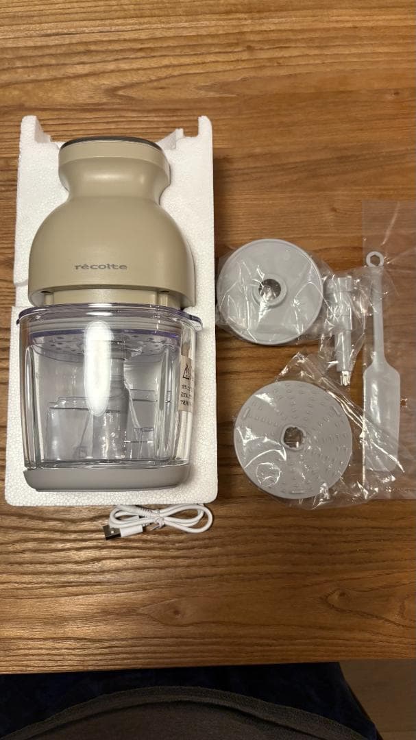 【未使用】レコルト コードレスカプセルカッターボンヌ(クリームホワイト)