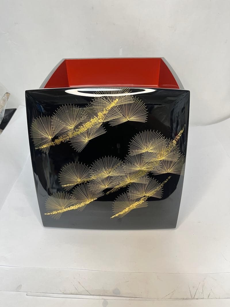 【未使用】 輪島塗 三段重 6.5寸 黒呂色 箔扇沈金　うるし工芸 なかたに