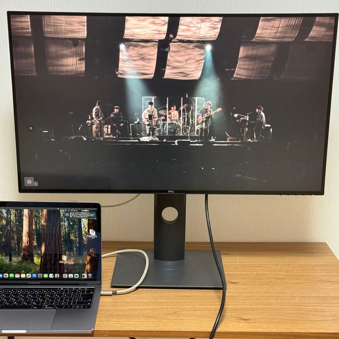 Dell U3219Q 31.5インチ 4K モニター