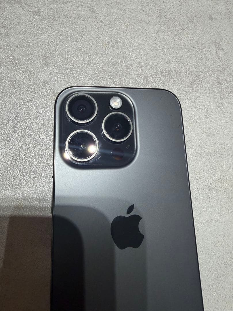 Apple iPhone 15 Pro 256GBスペースブラック 本体