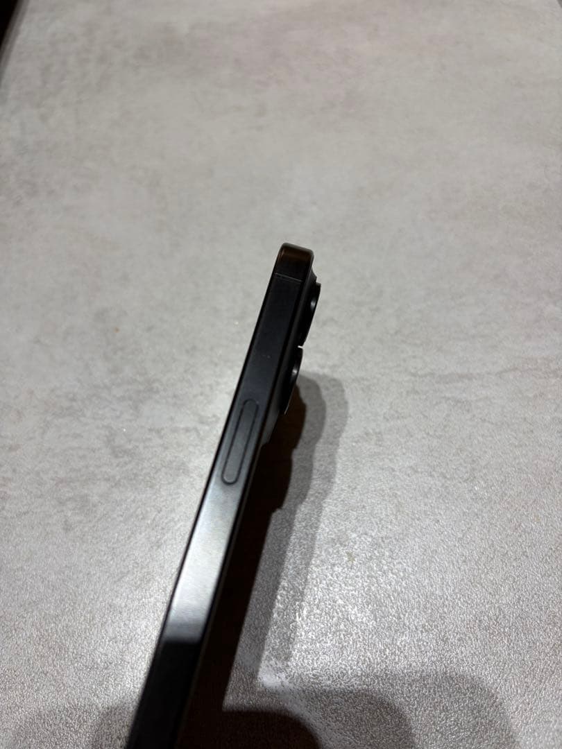 Apple iPhone 15 Pro 256GBスペースブラック 本体