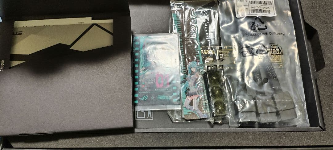 グラフィックボード・グラボ・ビデオカード ROG ASTRAL HATSUNE MIKU EDITION RTX 5080