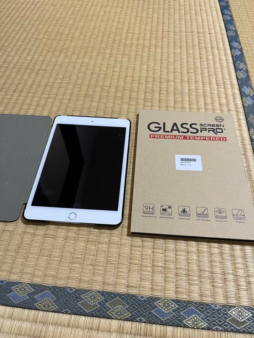 美品！Apple iPad mini 4 Wi-Fi + Cellular