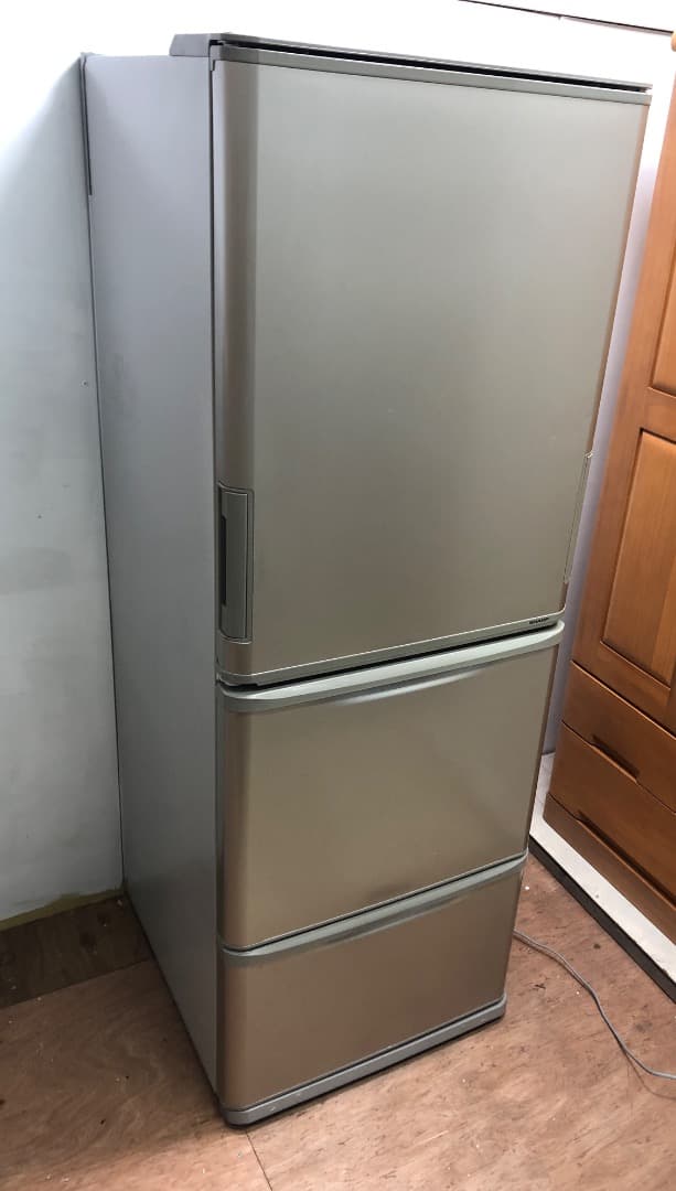 【シャープ】ノンフロン冷凍冷蔵庫　SJ-W352C-N 2017年製