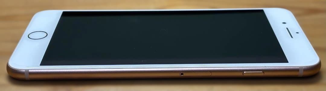 Apple iPhone 8 Plus 本体（バッテリー７０％）