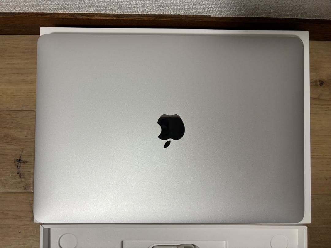 美品　MacBook Air M1 13インチ　A2337 256GB