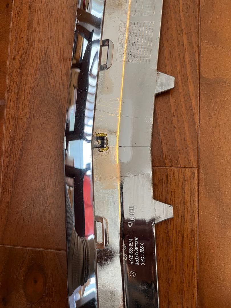 ベンツCクラスW205前期AMG純正フロントメッキモールセット