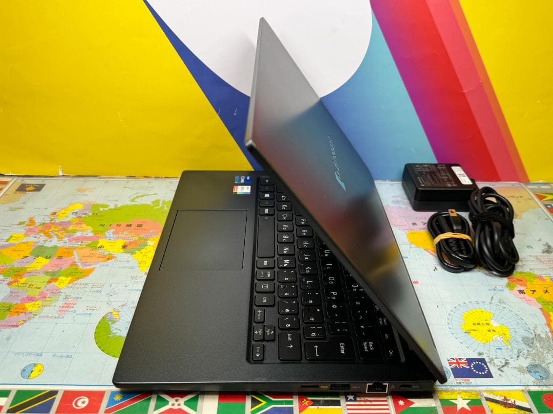 極美品 第11世代i7・16GB 東芝 G83/HS Office2024