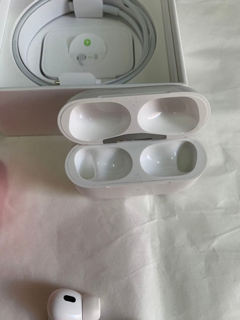 AirPods Pro (第2世代) 本体 充電ケース付き