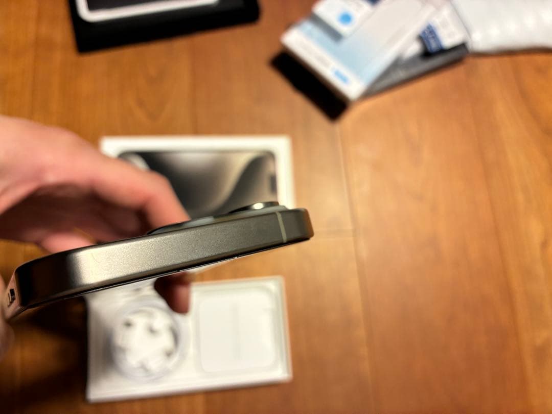 Apple iPhone 15 pro 本体128GB 外装美品　SIMフリー