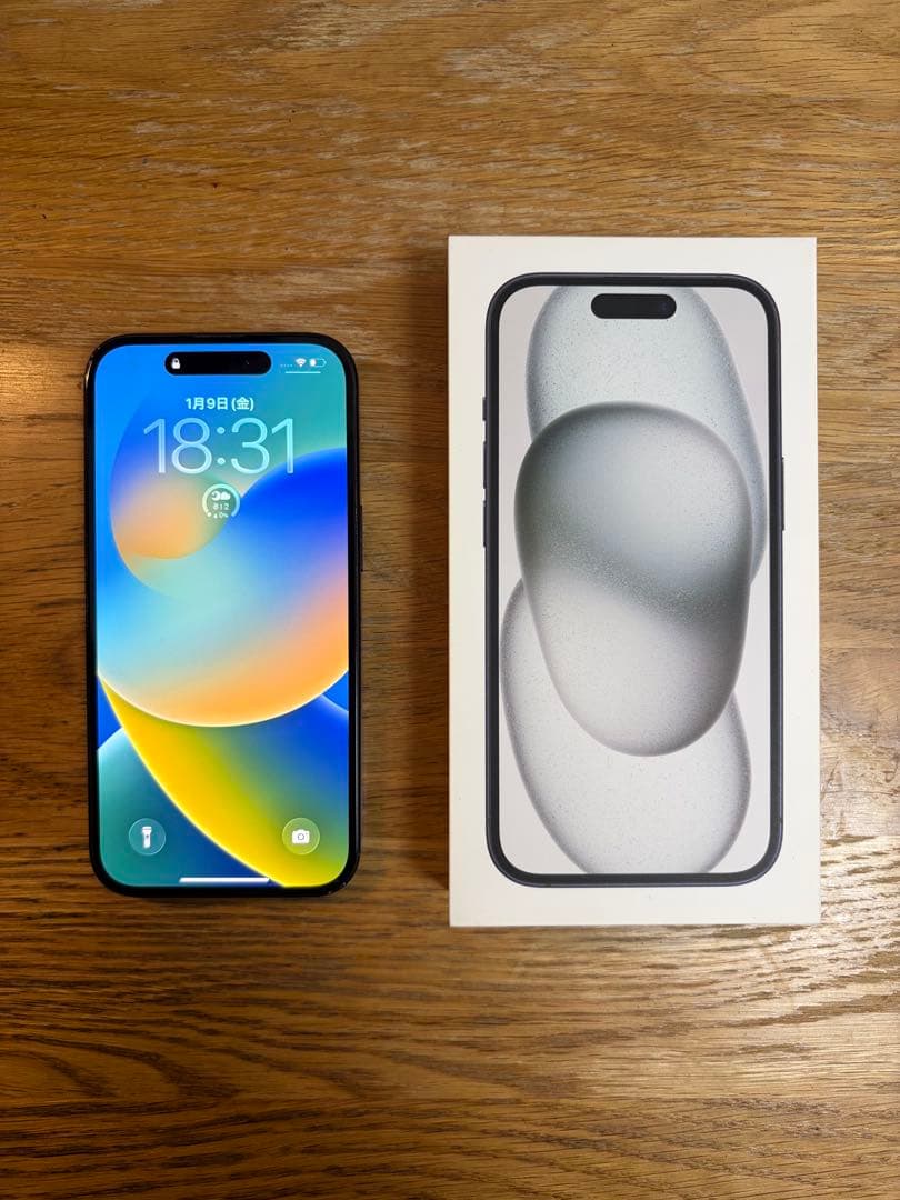 Apple iPhone 15 128GB ブラック SIMフリー　本体 箱付き