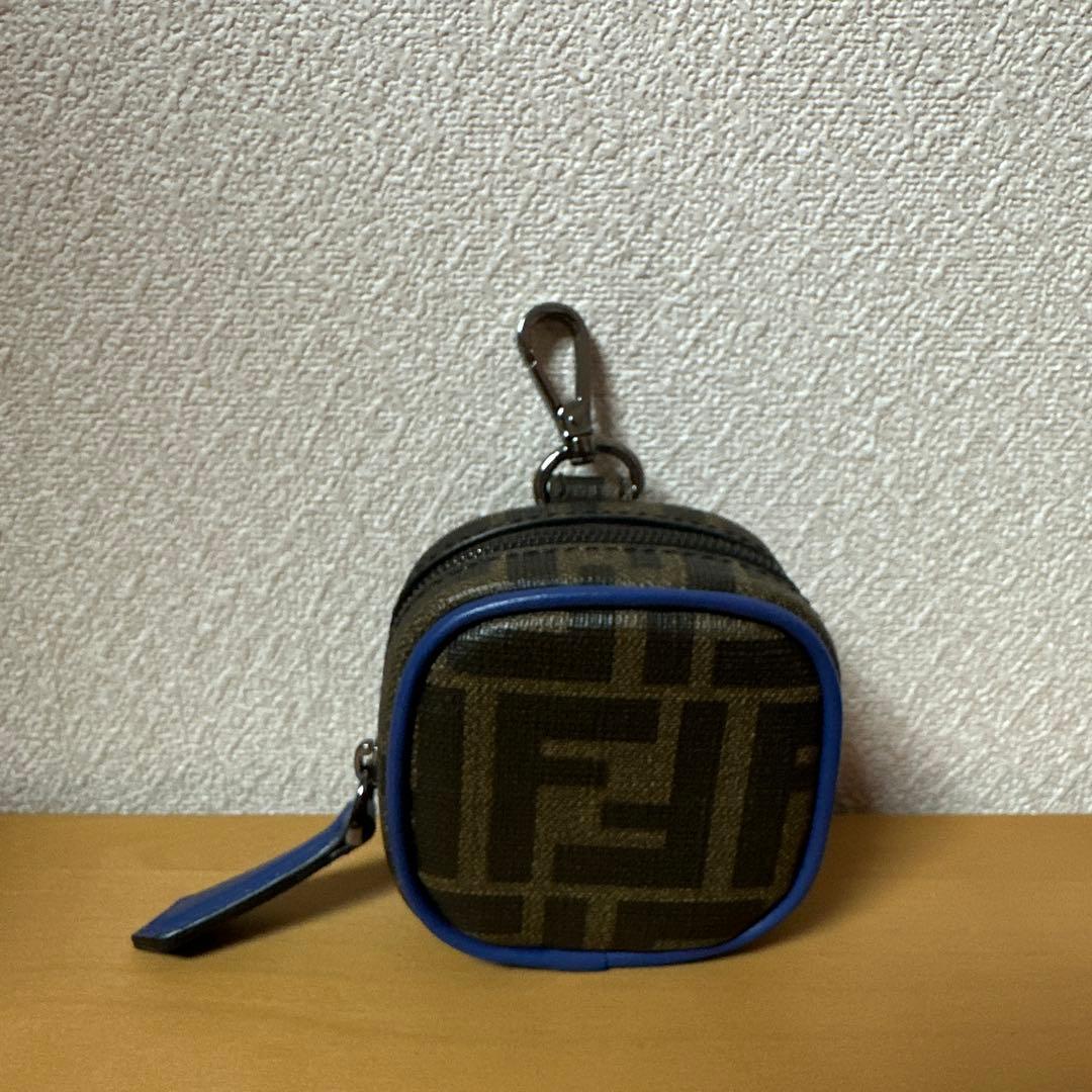 フェンディ　Airpods ケース (FENDI)