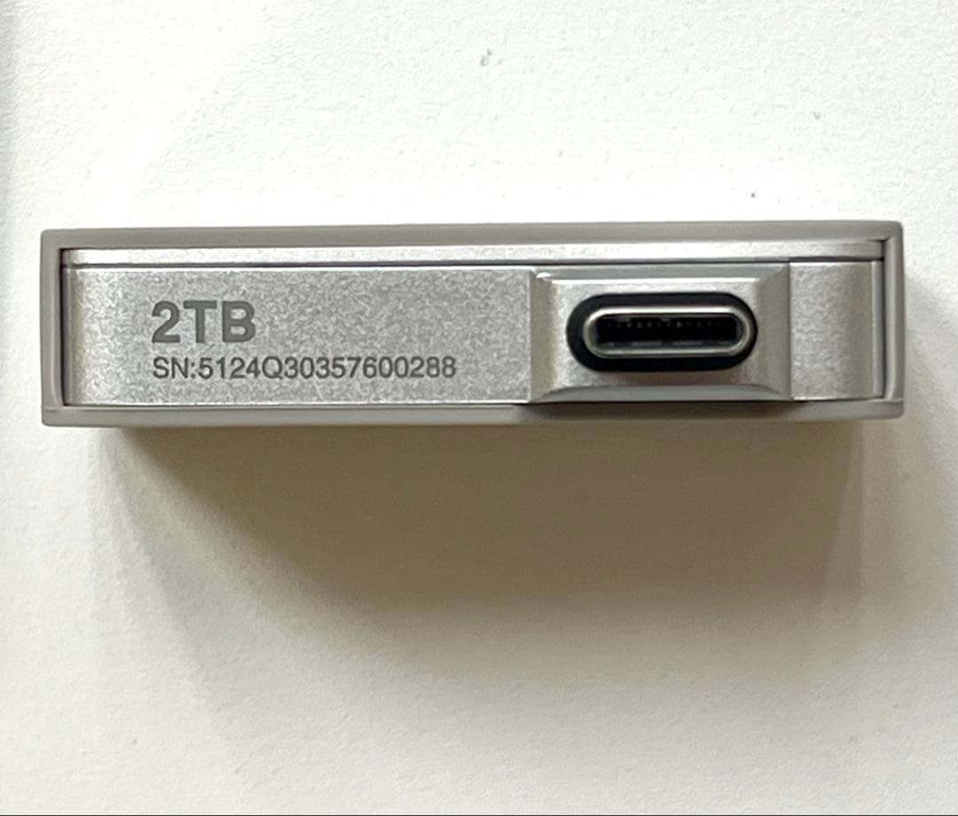 メモリー Lexar Professional GO SSD 2TB with Hub