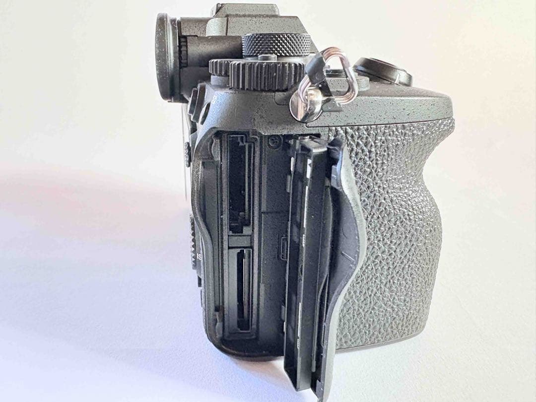 【値下げしました】 SONY α7IV ILCE-7M4 極美品 ワンオーナー