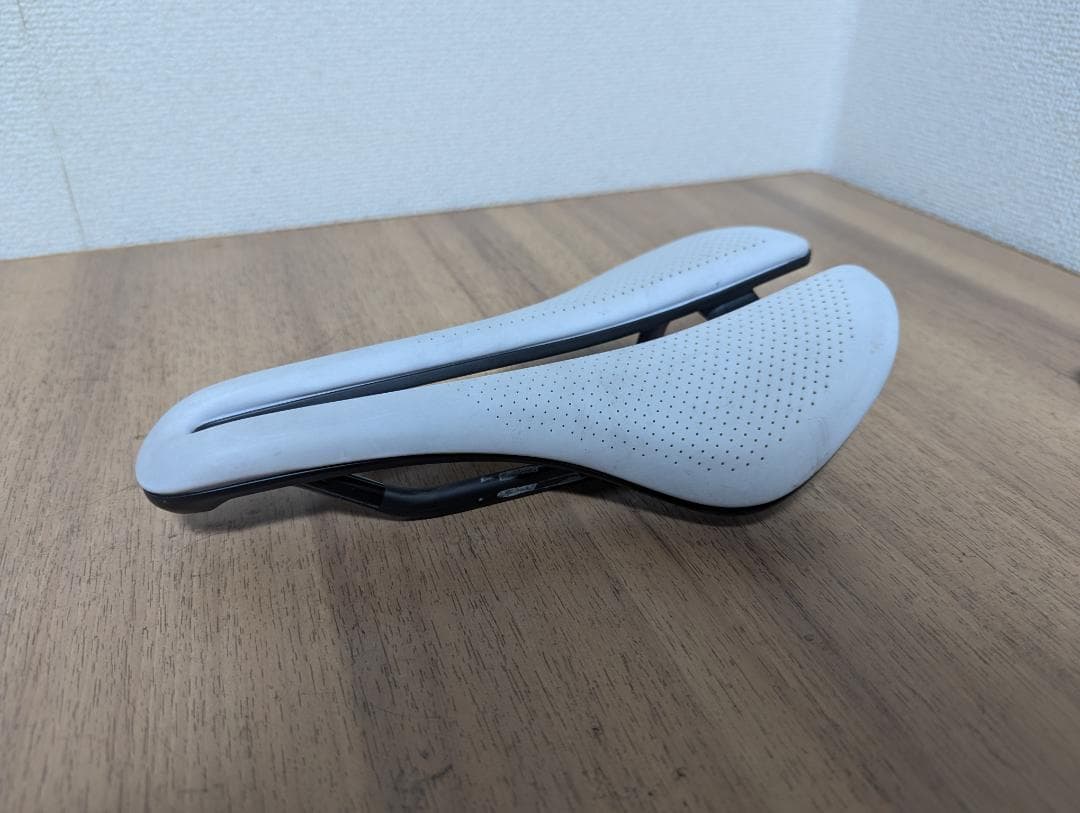 チ*ス様 300円スタート売切り　ボントレガーサドル　AEOLUS PROカーボ